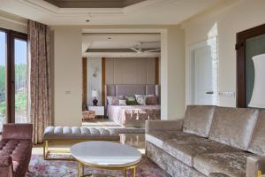 Serene Shimla 4BHK Villa with Mountain & Valley View