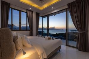 Red Sky Beach View Villa