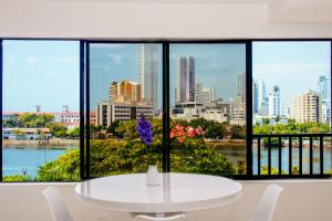 Modern duplex - Stunning views !