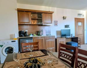 Mountain view apartment at Emerald Hotel