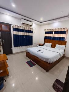 Adhikary guest house