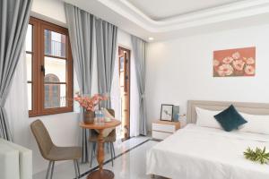 Elyday Solid Mini Hotel