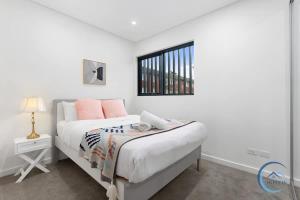Modern 4BR Chatswood Family Home New & Convenient