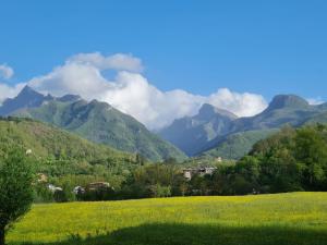 Le Case di Rosie, Tuscan Mountain View House with Pool