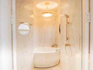 Louis Residence Hotel