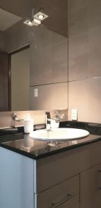 2D con patio y parrillero privado en Calacoto