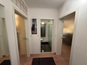 Neu! Innenstadt inkl Bettwäsche und Handtücher Kaffeevollautomat und Balkon