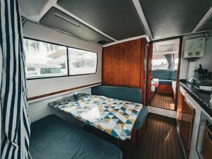 Old Willow Houseboats