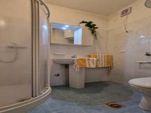 Lovely flat next to Lido dei Pini-Beahost