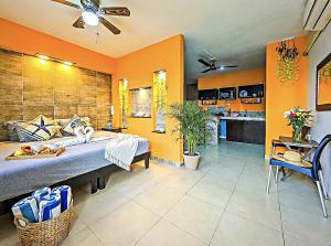 Romantic Escape I 500m Beach I Memory Foam King Bed I AC Kitchen WiFi Value Stay 2A