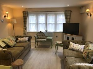 Repton Cottage in the Heart of the Village