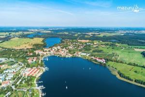 Apartment right on the lake, Ryn