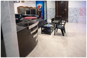 New Krishna Deluxe Residency near Lucknow Juncation # Free Wi-Fi and Room Service Facilities # Fully Air conditioning Premium Room - Best Premium Hotel In Lucknow