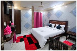 New Krishna Deluxe Residency near Lucknow Juncation # Free Wi-Fi and Room Service Facilities # Fully Air conditioning Premium Room - Best Premium Hotel In Lucknow