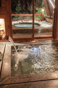 Cave Chalet - Chalet for Two