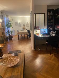 Neuilly-sur-Seine calme et lumineux. B&B. 3 chambres