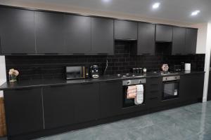 10BR 4Bath Home, Stag Do, Contractors, Big Group