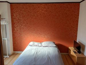 Walking distance to Shinsaibashi house with two beds