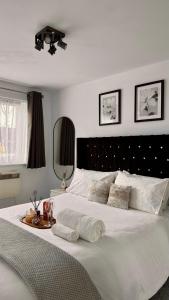 Modern 2-Bed Flat, Spacious, near Harry Potter Studio