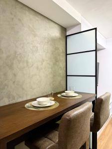 The UrbanNest - 1BR mountain view condo at Marina Spatial