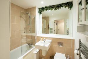 Bright one bedroom with balcony