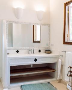 Mediterranean Style 6 Bedroom Villa