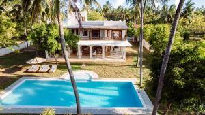 Mediterranean Style 6 Bedroom Villa