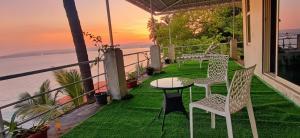 GS Home on the bay -Supreme Sea & forest view 2nd floor 720 glass studio apartment