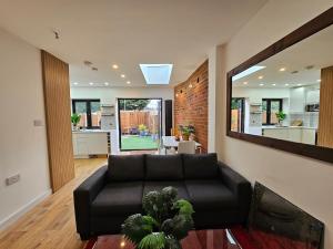 Short and Long Stays East London 4 Bed House with Parking and Garden EcuaStay