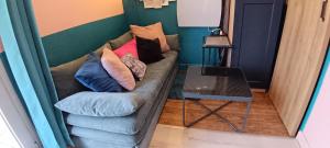 F2 entier 30m2 Dispo Réveillon de Noël à Paris Porte dItalie