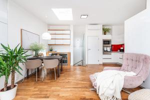 Designer two-bedroom apartment with terrace