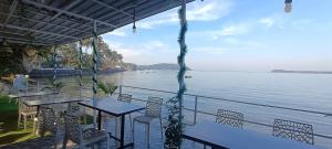 GS Home on the bay -Supreme Sea & forest view 2nd floor 720 glass studio apartment