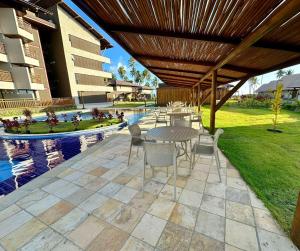 Atlântico Carneiros - Pé na areia próximo da Igrejinha