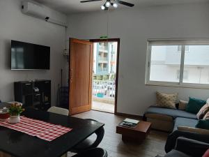 Spacious 3 Bedroom Apt Near the Sea