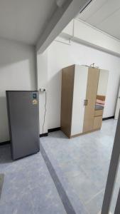 หลังมอ อพาร์ตเมนต์สามสาว