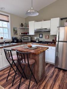 The Askin Anchor at Center Hill Lake B