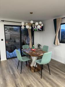 Cuibul lui Răzvan - Domeniul Barabuc Colibița