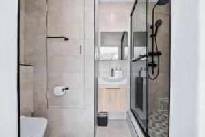 Modern Luxury 2BR Island Club Century City