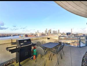 Luxury canary wharf penthouse