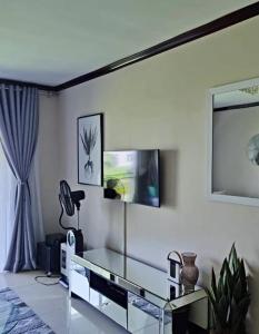 Modern Two Bedroom in Fourways Montecasino Sandton