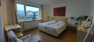 private rooms in luxury villa, free parking, close to the center