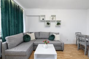 Lumina spacious 3-room apartment with balcony