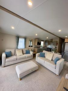 Rosie Luxury Hot Tub Caravan