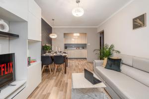 Lumina I Cozy 3-room Apartments I City Center I Metro