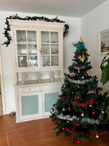 Charming Sunny 100m2 Entire Apartment with 2 bedrooms