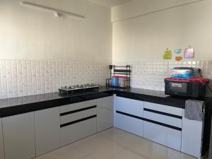 Apartment Nr Highway for 8 or more groups budget friendly