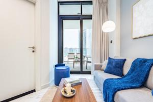 Full Canal Views - Near ADGM, Cleveland & Galleria - Ideal for Corporate Guests & Business Professionals - Big Balcony