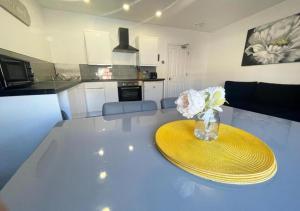 The Central Suite Blackpool 10 minute walk to Tower and Beach