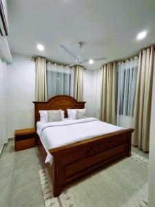 La Cozy Homes - Newly furnished 2 Bedroom Luxury Apartment in Nyali - Walk to the beach - Pool and Gym