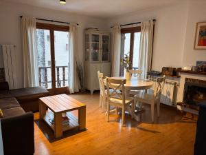 Casa Bihotz - Bonito y céntrico apartamento con garaje en Sallent